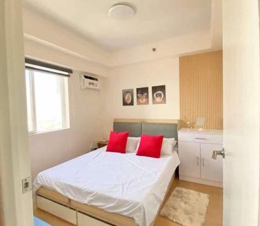 A. Bonifacio Apartment | 1 BR Condo Unit at The Celandine Condominium near Ayala Cloverleaf Mall
