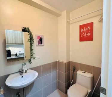 Pasig Apartment | 1-BR Condo with Pool & Skyline Views in Pasig