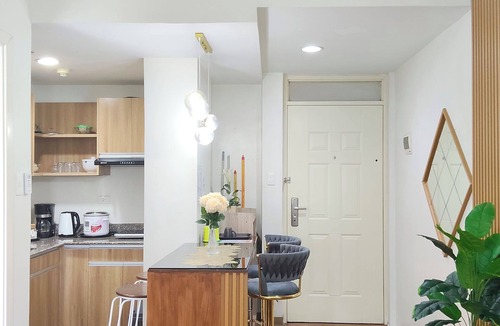 Mactan Export Processing Zone Condo | 10-mins walk from airport-Furnished 1BR condo