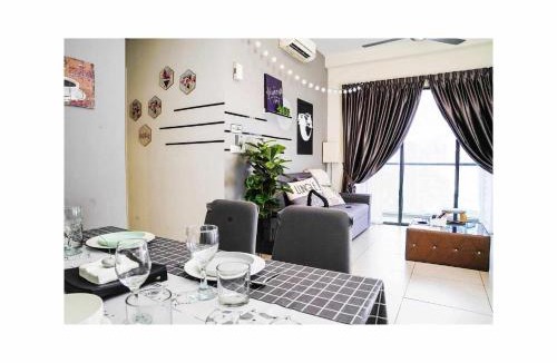 Kampung Pasir Apartment | 10 Pax Family Suite Old Klang Road Near Mid Valley Megamall Kuala Lumpur Spacious 121sqm City View