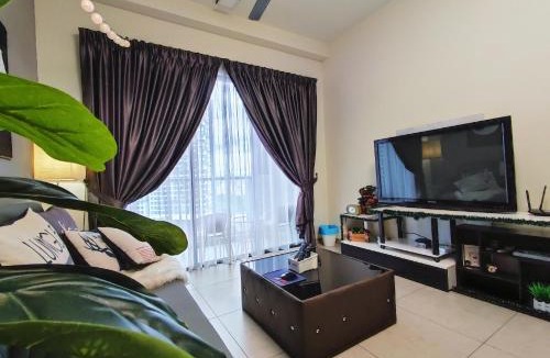 Kampung Pasir Apartment | 10 Pax Family Suite Old Klang Road Near Mid Valley Megamall Kuala Lumpur Spacious 121sqm City View