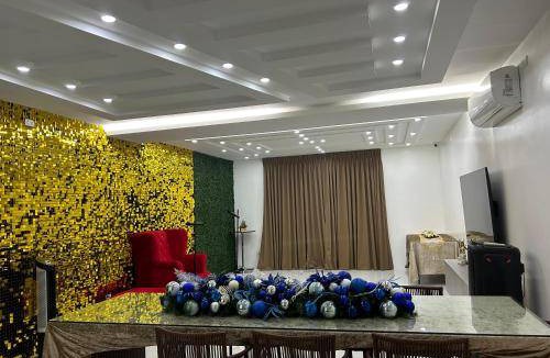 Novaliches Apartment | 100 m² Apartment ∙ 1 bedroom ∙ 20 guests