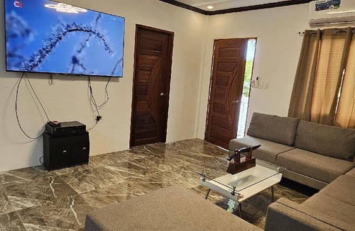Basey House | 100 m² House ∙ 2 bedrooms ∙ 12 guests