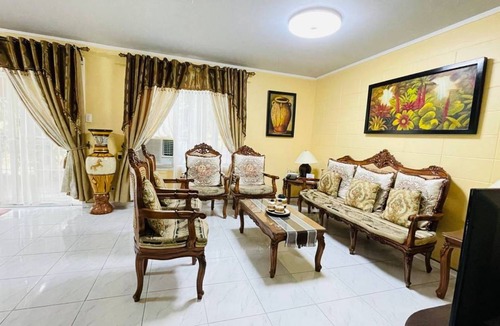 Olongapo House | 150 m² House ∙ 3 bedrooms ∙ 10 guests