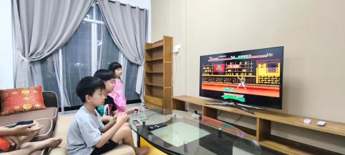 Mukim 13 Paya Terubong House | 16 Pax Party House 4BR Semi - Double Storey BBQ Ready Ideal for Gathering