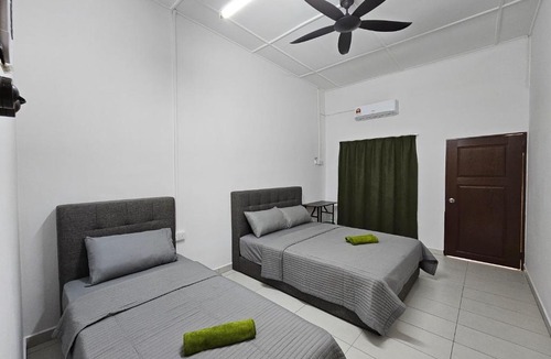Baru Sikamat House | 1786 Guesthouse Sikamat Homestay Shared Bathroom