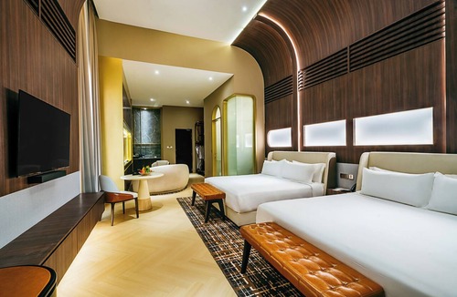Setia Tropika Resort | 1975 Avenue & Hotel