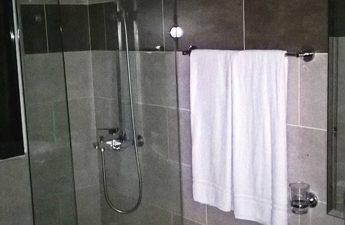 La Mulata Apartment | 1BD apt in tropical resort with pool/Wi-Fi/TV/parking/AC