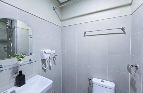Highway Hills Apartment | 1BR Condotel with Balcony at FAME Residences #FM30