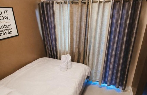 Highway Hills Apartment | 1BR Furnished Condo in Mandaluyong - Fame3 - 2030