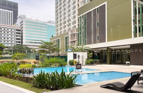 Cebu Apartment | 1BR in IT Park—Fast WiFi, Netflix, Washer & Pool