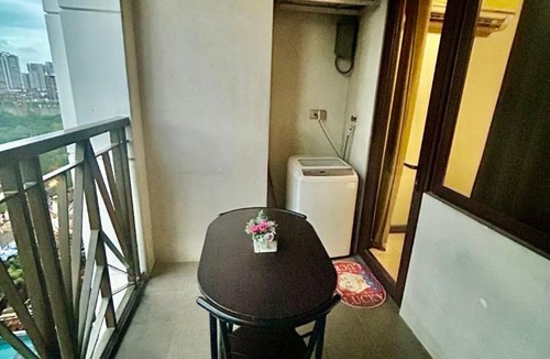Ermita Night District Apartment | 1BR Near Beach, Airport & In City of Manila Bay