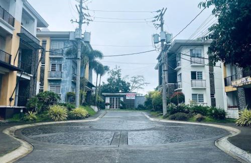 Tagaytay Apartment | 1BR Tagaytay Condo Staycation near Sky Ranch