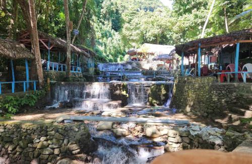 Paraiso Apartment | 2 Bdrm, 1 Bath, Wifi, Near River and Beach,4L