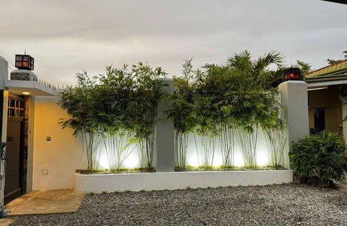 Lapu-Lapu House | 2-bedroom house with 2 bathrooms.Private pool, bar and patio, Free WIFI and AC.