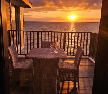 Sungai Pelek Ski Chalet | 2 Bedroom plus Study Villa over Water, Open Sea - Golden Palm Tree, Malaysia