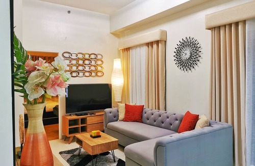 Sampaloc Condo | 2 Beds Penthouse End Unit, Great Panoramic City View w/FREE Parking