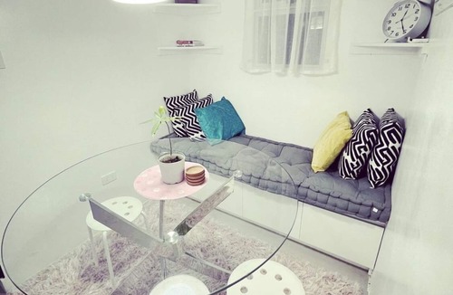 Antipolo Condo | 2 BR condo w/BREAKFAST PARKING NETFLIX DISNEY+ WIFI AND TOILETRIES