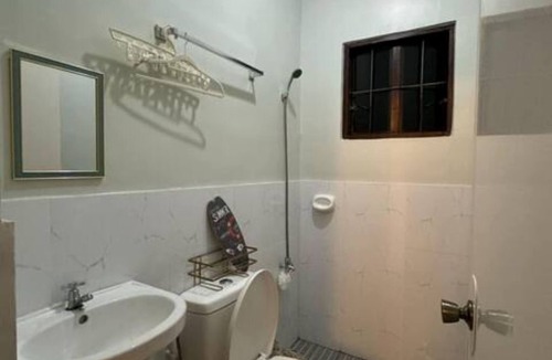 Mati House | 2 BR fully Air-conditioned aesthetic staycation, Entire home in Mati, Ph.