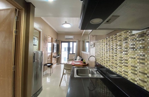 Paranaque Condo | 2 BR Fully Furnished Condo Parañaque with Pool and Parking - Bloom 1133