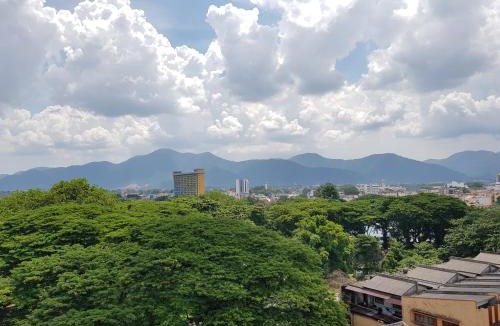 Kampung Kuchai Apartment | 2 Car Park 8 pax Nordiska Majestic Ipoh City Centre