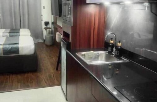 San Antonio Apartment | 2 Double Beds with Balcony @ KC Suites Makati
