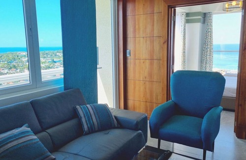 Lapu-Lapu Condo | 2 Lux. 2-Bedroom Condos next to each other, woow oceanviews, 2 pools, Beach Gym