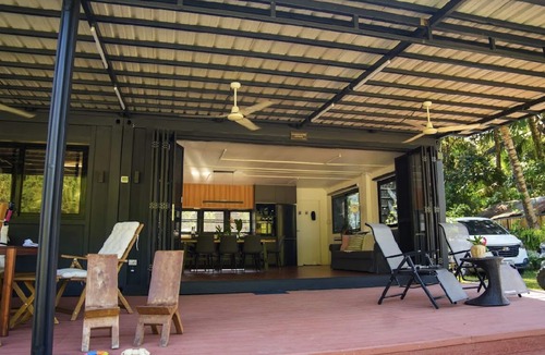 Rizal Province Cabin | 2 stores Prefab Container Vacation Home-Mountain View w/river access