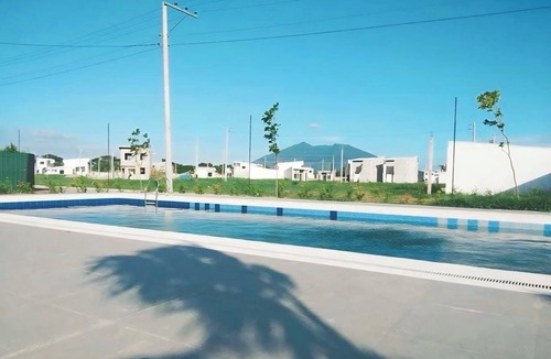 Angeles City House | 2-storey house with parking WIFI, Netflix, AC, Pool near Clark Airport