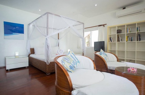 Manoc-Manoc House | 200 m² Bungalow ∙ 4 bedrooms ∙ 8 guests