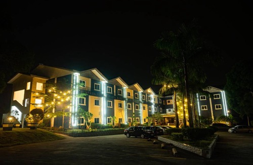 Silang Resort | 200 m² Resort ∙ 4 bedrooms ∙ 8 guests
