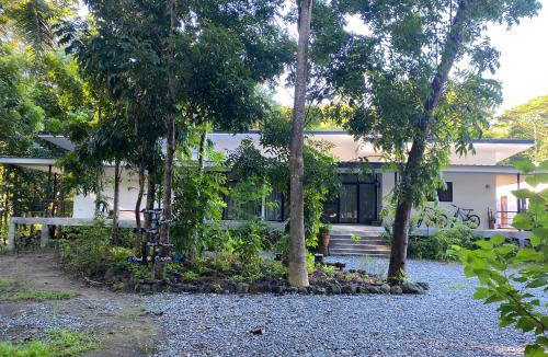 Bacnotan Bed & Breakfast | 26 m² Bed and breakfast ∙ 4 guests