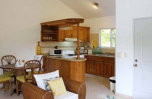 Urbanizacion Tavarez Villa | 2BD guest-friendly villa with private pool in central Sosua, steps from all!