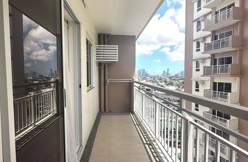 Project 4 Condo | 2BR Condo + Balcony & WiFi @ Infina Towers near LRT