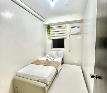 Mandaue Apartment | 2BR Family Condo for 6pax near IT Park Budget Stay at Urban Deca Homes Banilad by Gerra unit Khero