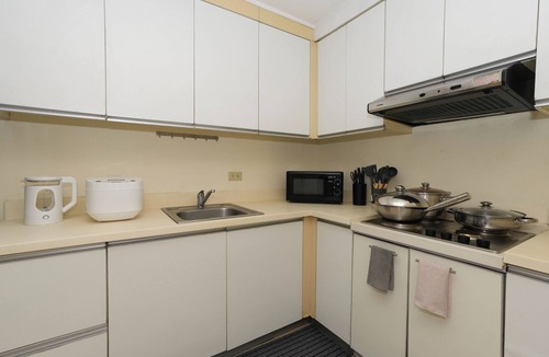 Bonifacio Global City Condo | 2BR Luxe Stay in BGC High Street with Pool Access