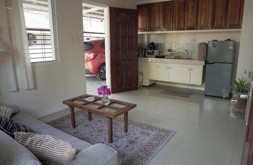 San Fernando Apartment | 2BR Simple Budget Homestay, Beach, Parking, Wi-fi