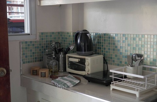 San Fernando Apartment | 2BR Simple Budget Homestay, Beach, Parking, Wi-fi