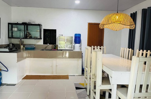 Catangnan House | 3-bedroom house 5 mins. walk to the beach w/600mbps wifi