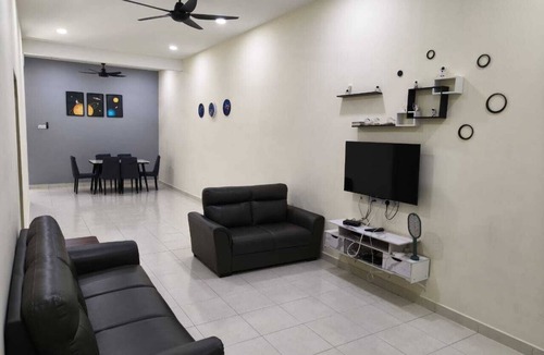 Sitiawan House | 3-bedroom house in beautiful Sitiawan with air conditioning Free Wifi