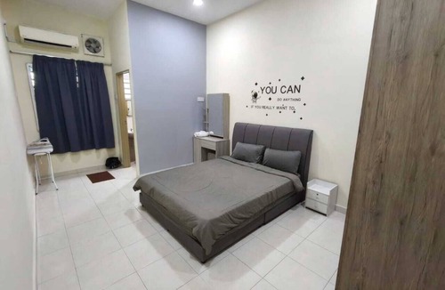 Sitiawan House | 3-bedroom house in beautiful Sitiawan with air conditioning Free Wifi