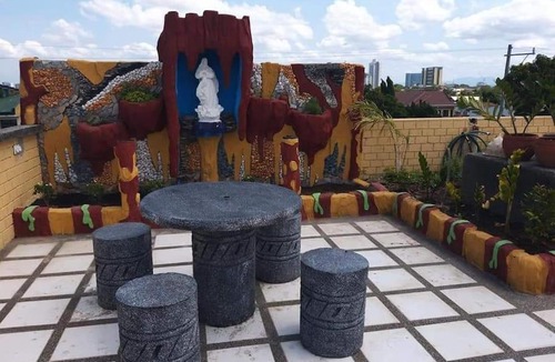 Alabang Apartment | 3-bedroom House in Muntinlupa City