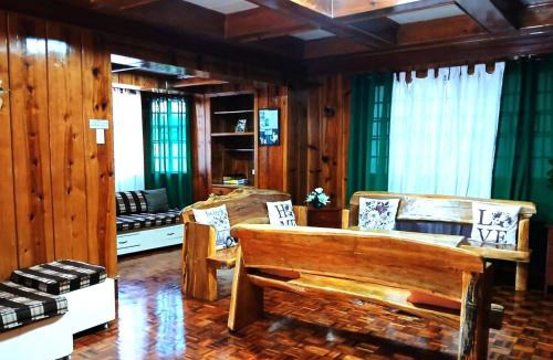 Baguio House | 3 Bedroom House in the Heart of Baguio with Garage