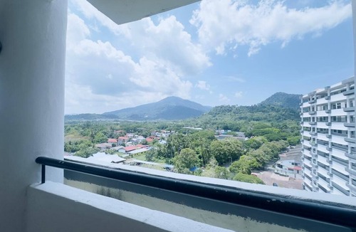 Kuah Condo | 3-bedroom Nice Seaview Condo . Comfortable Space. Convenient location in town.