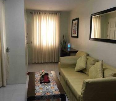 Pallocan Apartment | 3 Bedrooms 3 Baths Victorian style Townhouse Fully Furnished