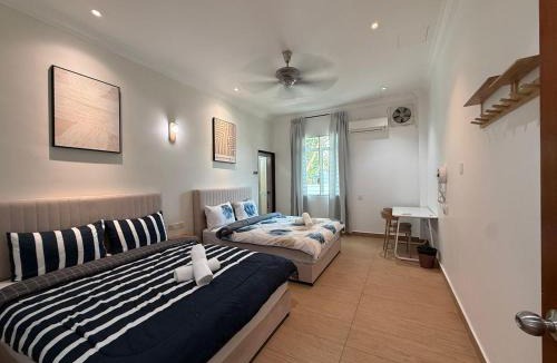 Teluk Intan Villa | 3 Storey Modern Bungalow Villa with Roof Top Near Lean Tower, 2 mins to Town