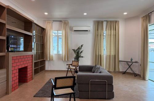 Teluk Intan Villa | 3 Storey Modern Bungalow Villa with Roof Top Near Lean Tower, 2 mins to Town
