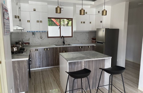 Borongan City House | 3 Story, 5 bedroom house, New Construction 2020 Modern Design, Pool w/BBQ area.