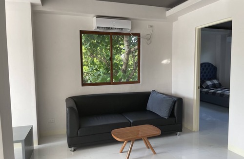 Borongan City House | 3 Story, 5 bedroom house, New Construction 2020 Modern Design, Pool w/BBQ area.