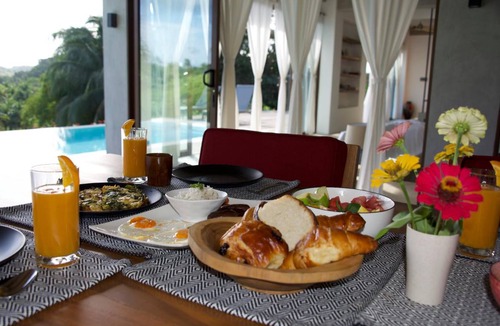General Luna Hotel | 300 m² Hotel ∙ 2 bedrooms ∙ 8 guests